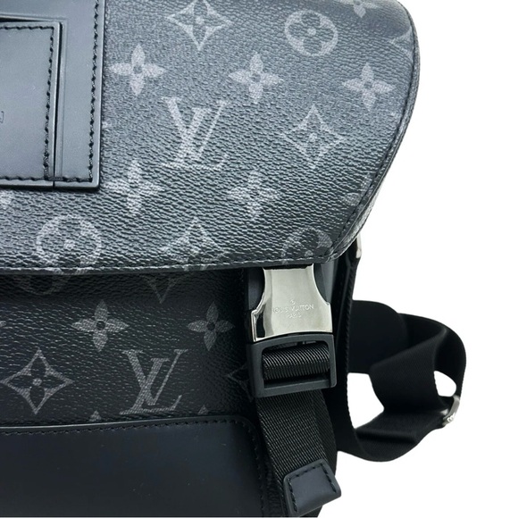 Louis Vuitton Men’s Messenger Voyage Pm Shoulder Bag Monogram Eclipse Black Gray - Picture 7 of 9